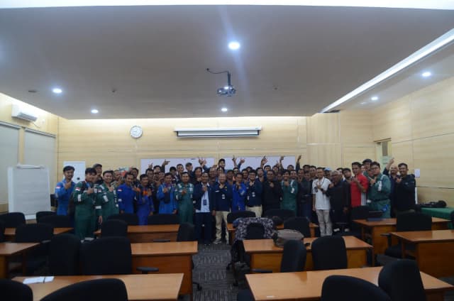 Dokumentasi Kelulusan & Penyerahan Lisensi