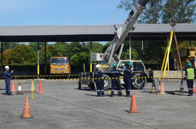 Simulasi Safety Operasional Forklift