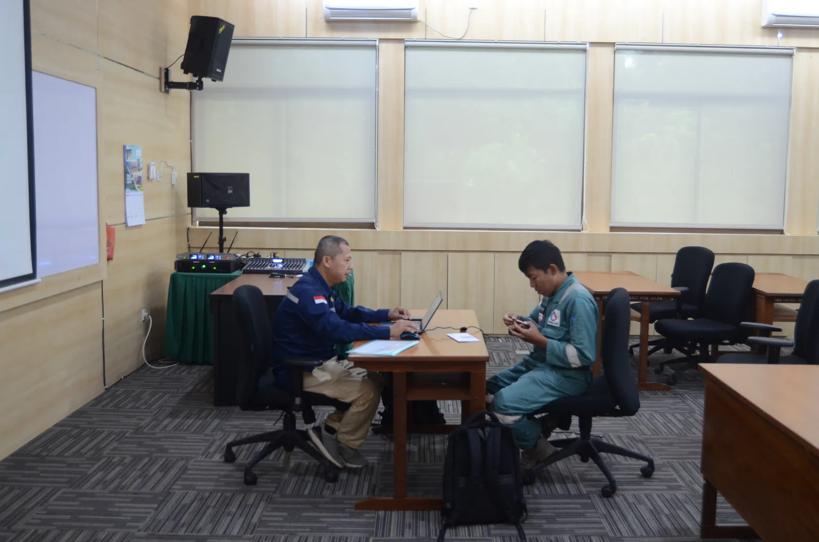 Pelaksanaan asesmen kompetensi dan uji mandiri peserta di ruang kelas (Dokumentasi 2) - Skema Sertifikasi Kompetensi BNSP: Pengoperasian Manlift & Boom Lift Ketinggian