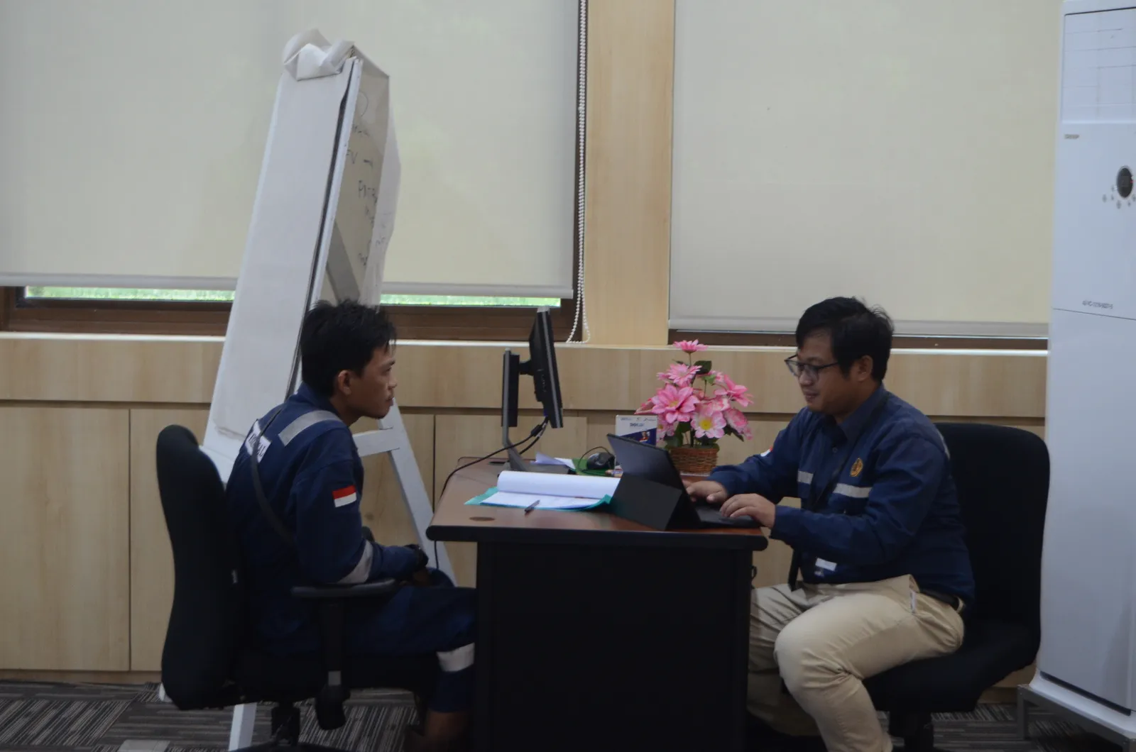 Pelaksanaan asesmen kompetensi dan uji mandiri peserta di ruang kelas (Dokumentasi 3) - Skema Sertifikasi Kompetensi BNSP: Pengoperasian Alat Pemadam Api Ringan (APAR)
