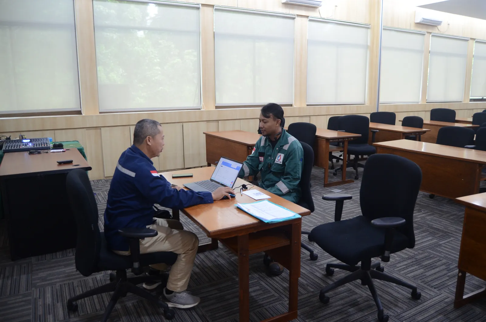 Pelaksanaan asesmen kompetensi dan uji mandiri peserta di ruang kelas (Dokumentasi 30) - Skema Sertifikasi Kompetensi BNSP: Pemanduan Safety Toolbox Meeting & Tool Box Talk Harian