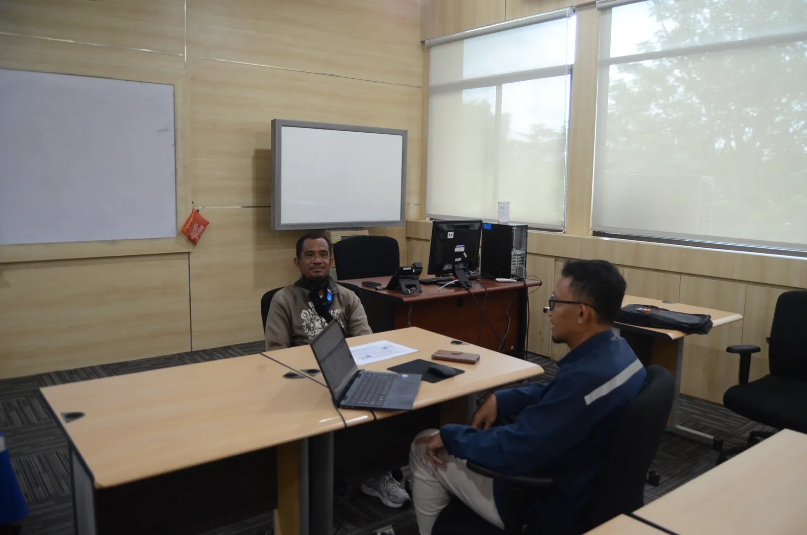 Pelaksanaan asesmen kompetensi dan uji mandiri peserta di ruang kelas (Dokumentasi 44) - Pelatihan Higiene Industri Muda Himu Sertifikasi BNSP Kemnaker