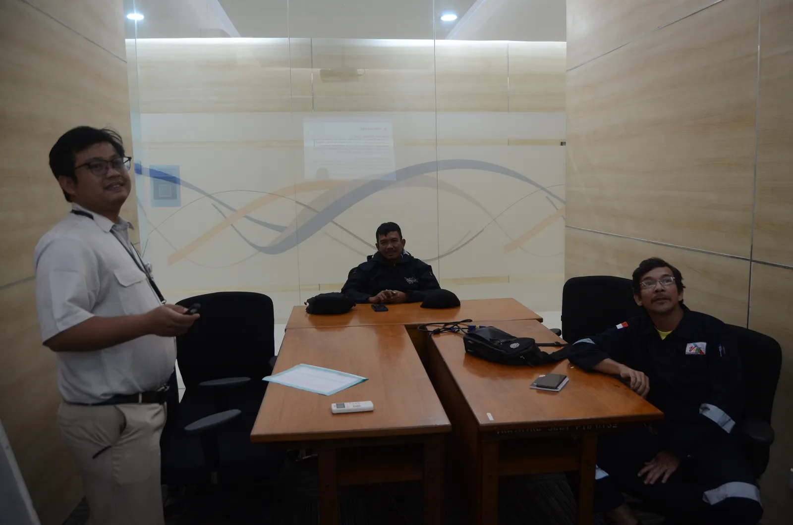 Instruktur K3 memandu pemaparan modul dan regulasi di hadapan peserta (Dokumentasi 37) - Profesi Ahli K3 Rumah Sakit (K3RS)