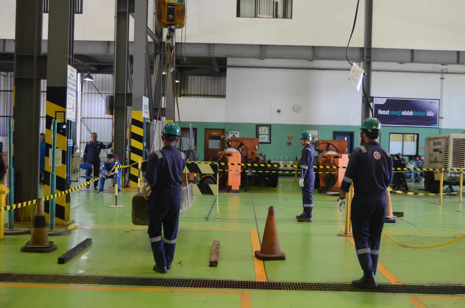 Praktik langsung teknik rigging, inspeksi sling, dan sinyal komunikasi pengangkatan (Dokumentasi 20) - Profesi Spesialis Pemodelan Dispersi Gas Toksik