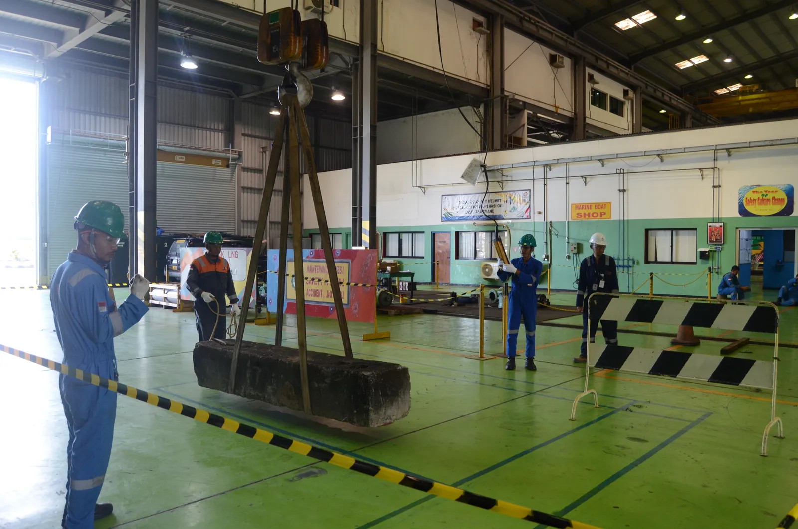 Praktik langsung teknik rigging, inspeksi sling, dan sinyal komunikasi pengangkatan (Dokumentasi 4) - Profesi Safety Officer Rumah Sakit & Faskes