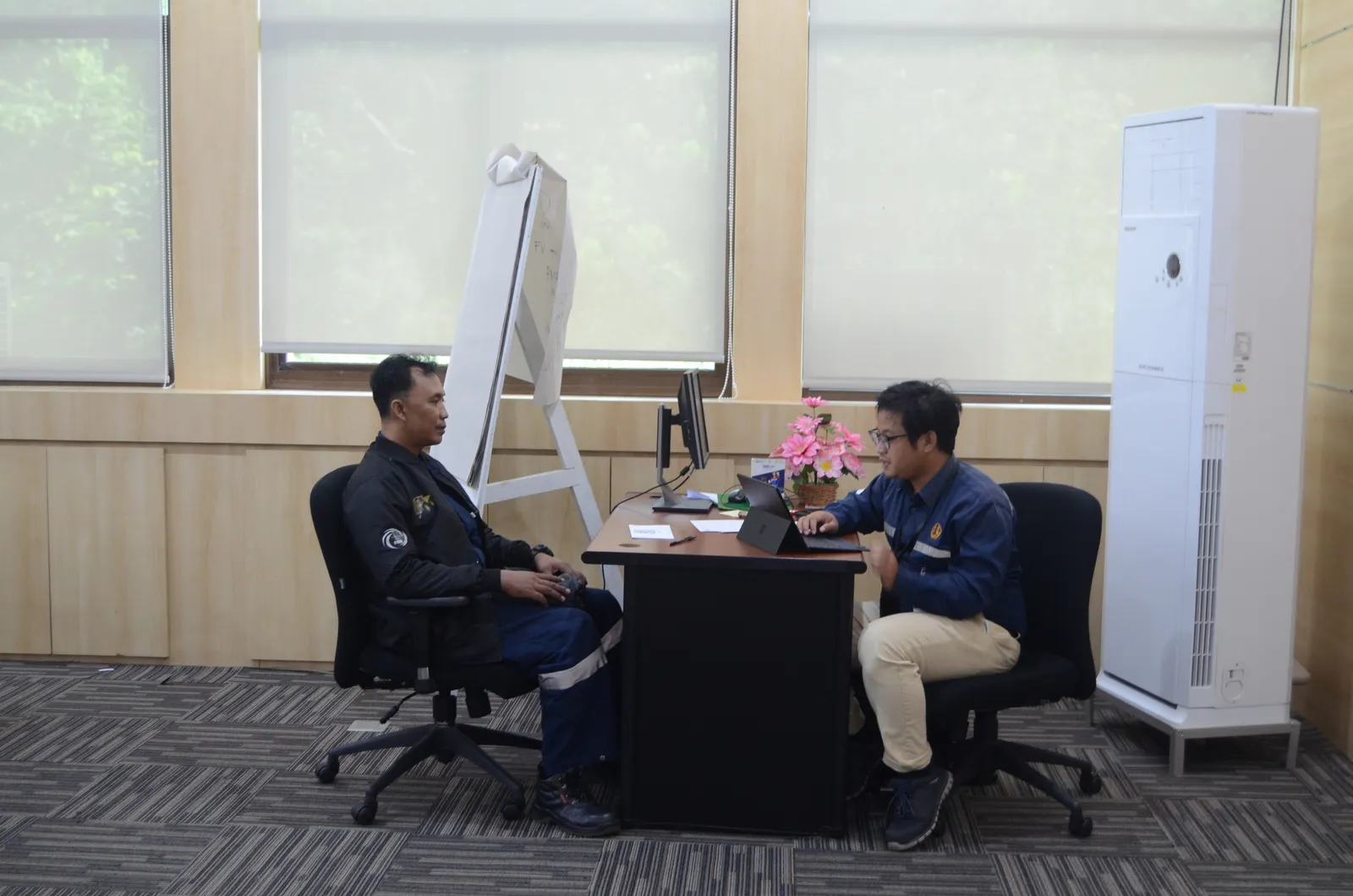 Pelaksanaan asesmen kompetensi dan uji mandiri peserta di ruang kelas (Dokumentasi 19) - Pelatihan & Training K3 Sleman 2026: Sentra Pembinaan Ahli K3 Umum Kemnaker & BNSP