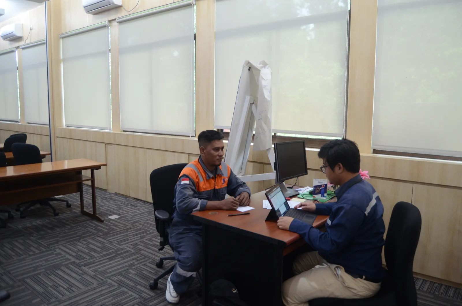 Pelaksanaan asesmen kompetensi dan uji mandiri peserta di ruang kelas (Dokumentasi 43) - Skema Sertifikasi Kompetensi BNSP: Kalibrasi & Pemeliharaan Alat Deteksi Gas Multi-Sensor